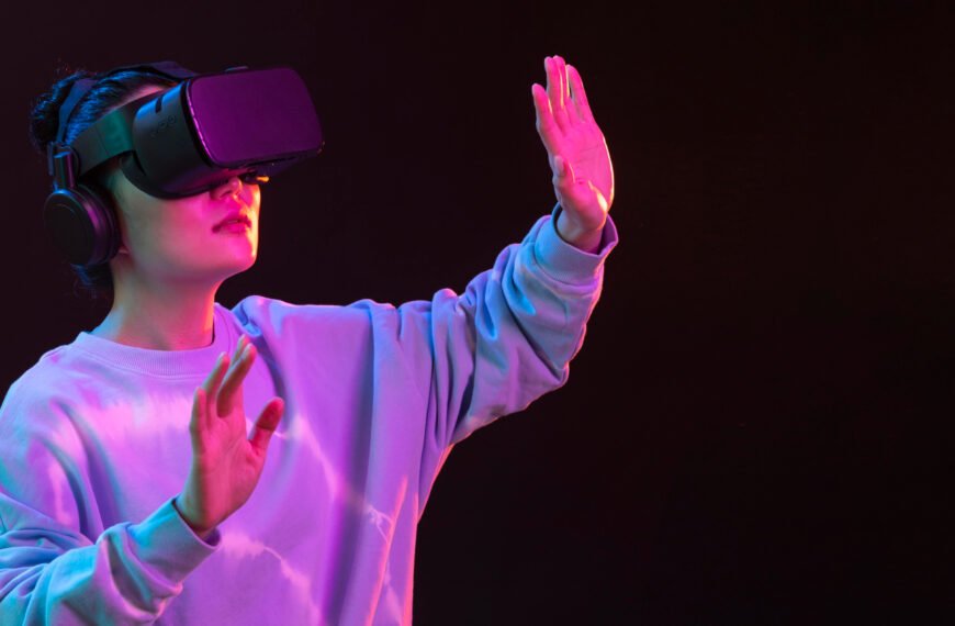 Immersive Tech: A Trend or a Tool for the Future?